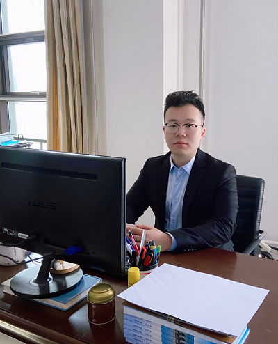 黎明东 经济学院团委书记，学生党支部书记